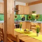 Budinek Lägenhet
